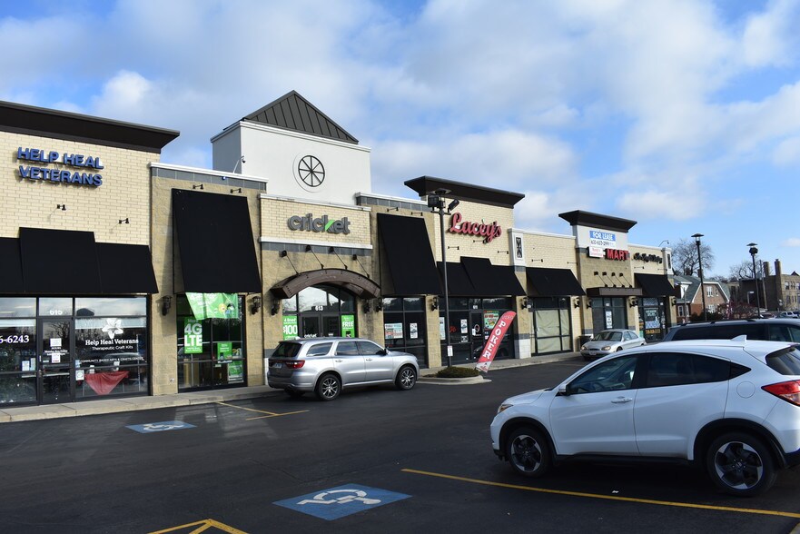 More Photos Of 605-621 Roosevelt Rd, Maywood Storefront For Lease