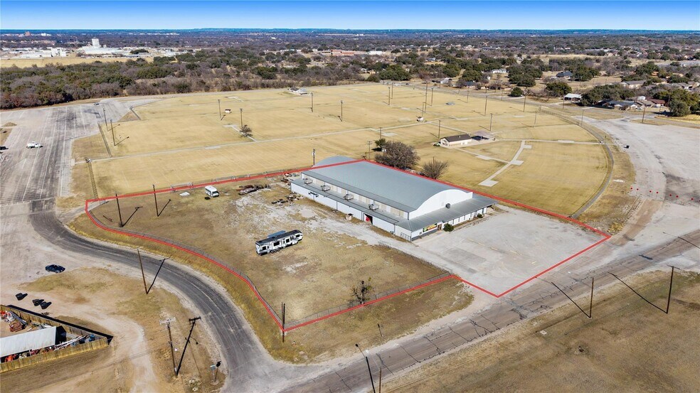 More Photos Of 3300 Milam Dr, Brownwood Industrial For Sale