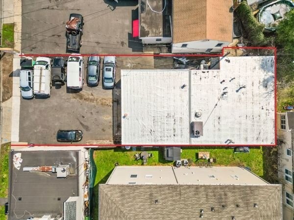 More Photos Of 305 S Michigan Ave, Kenilworth Industrial For Sale