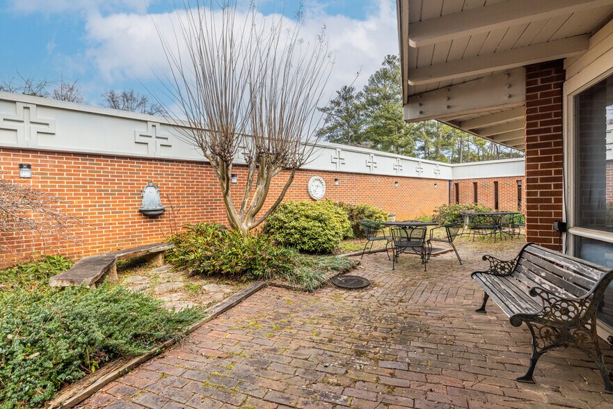 More Photos Of 1790 Lavista Rd NE, Atlanta Specialty For Lease
