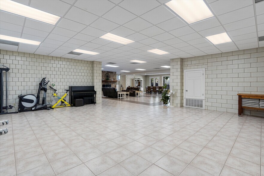 More Photos Of 1092 FM 3000, Elgin Specialty For Sale