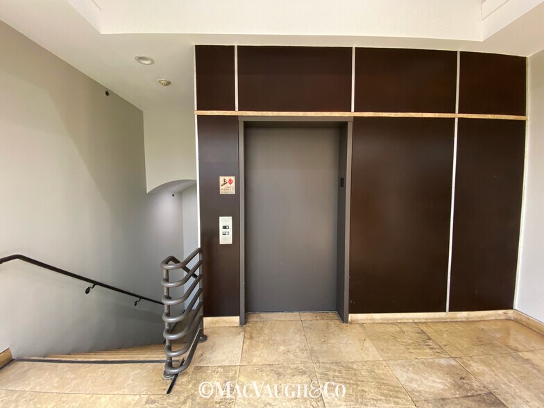 More Photos Of 766 E Colorado Blvd, Pasadena Loft Creative Space For Lease