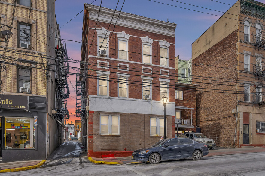 Primary Photo Of 1213 Bergenline Ave, Union City Apartments For Sale