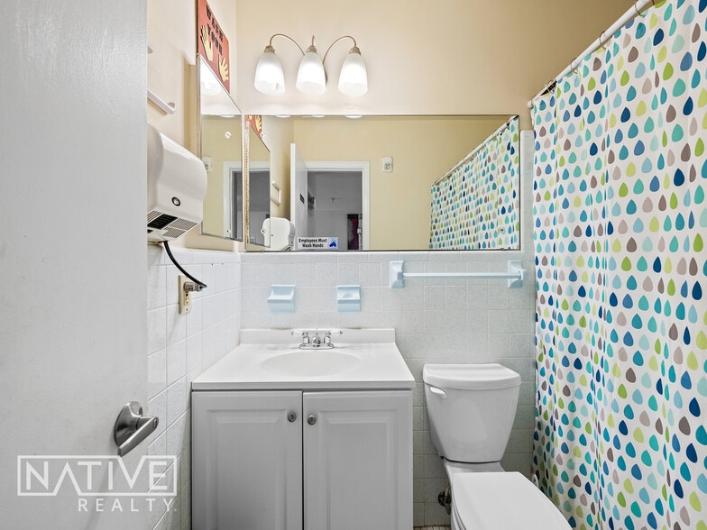 More Photos Of 201-221 NE 40th Ct, Oakland Park Assisted Living For Sale