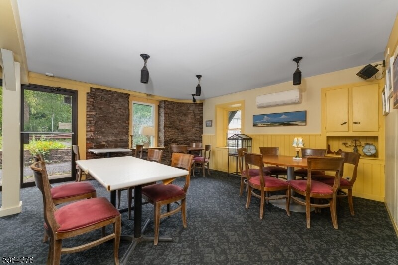 More Photos Of 92 Water St, Milford Restaurant For Sale