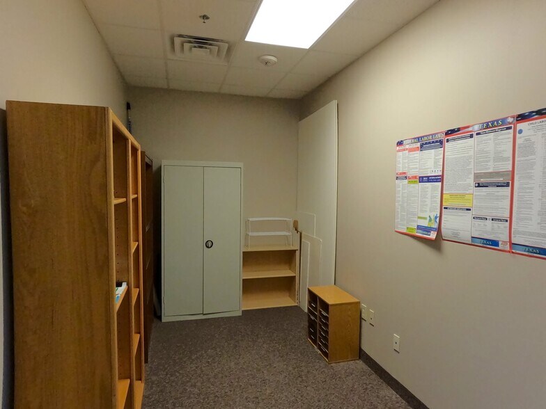 More Photos Of 6570 Naaman Forest Blvd, Garland Medical For Sale