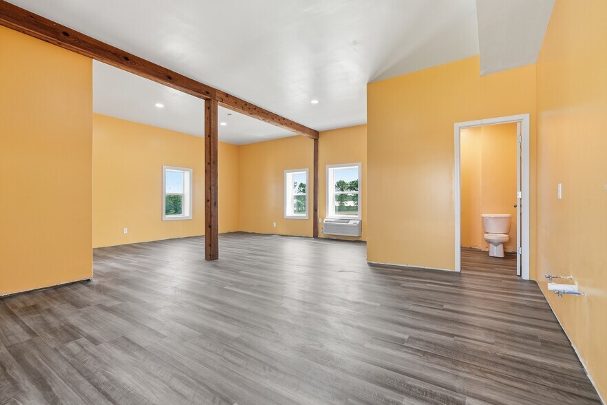 More Photos Of 10907 E 87th St, Raytown Multifamily For Sale