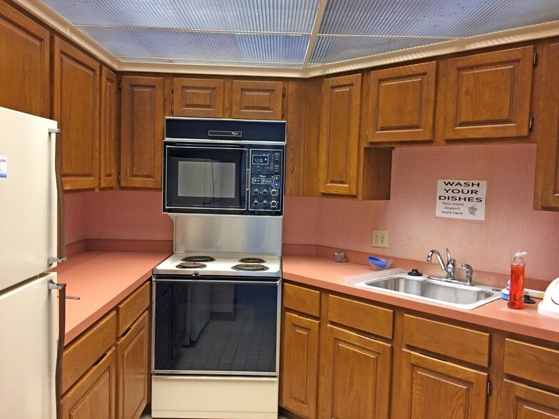 More Photos Of 1100 W Glen Ave, Peoria Office For Lease