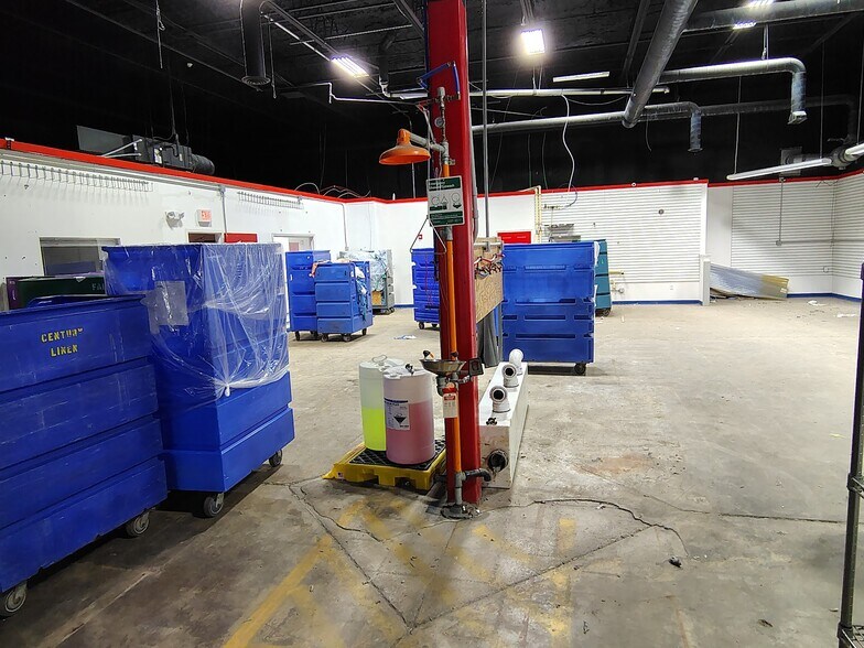 More Photos Of 132 Railroad Ave, Albany Light Distribution For Lease