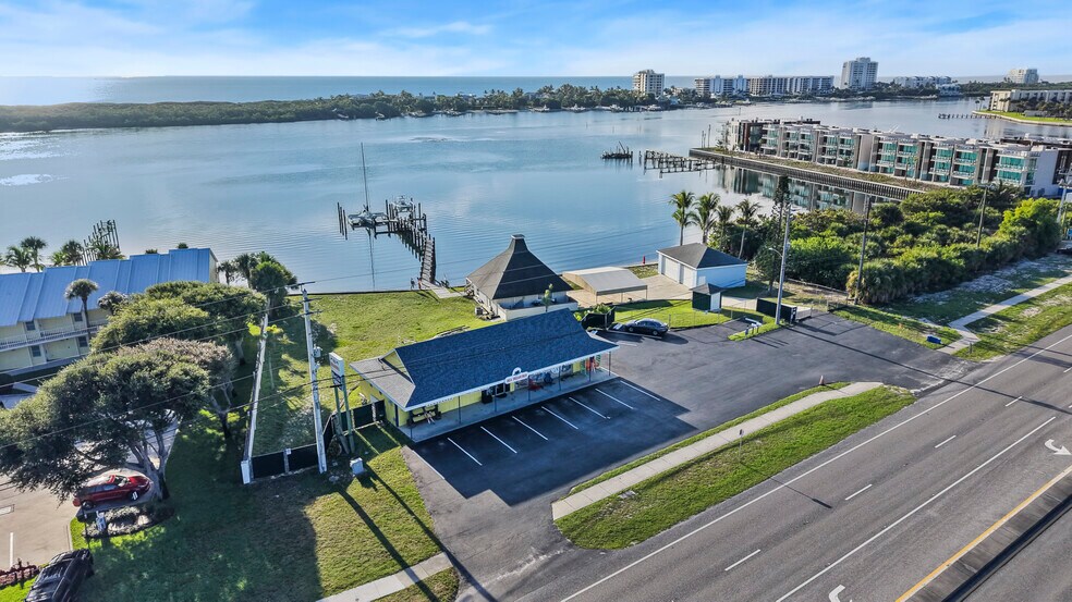 More Photos Of 18947 SE Federal Hwy, Jupiter Freestanding For Sale