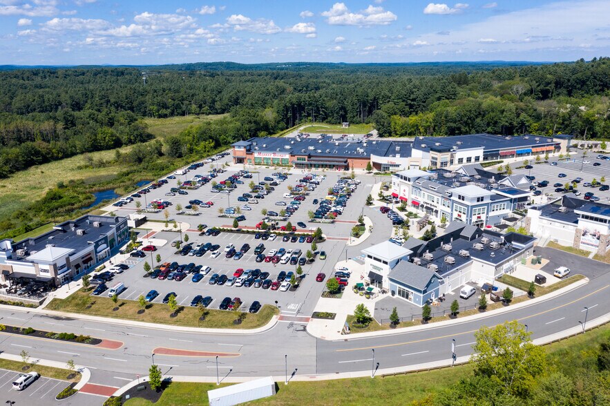 More Photos Of 495 Great Rd, Littleton Unknown For Lease