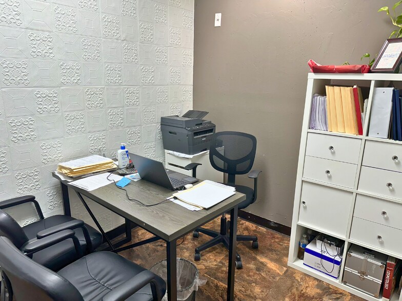 More Photos Of 7801 N Lamar Blvd, Austin Unknown For Lease