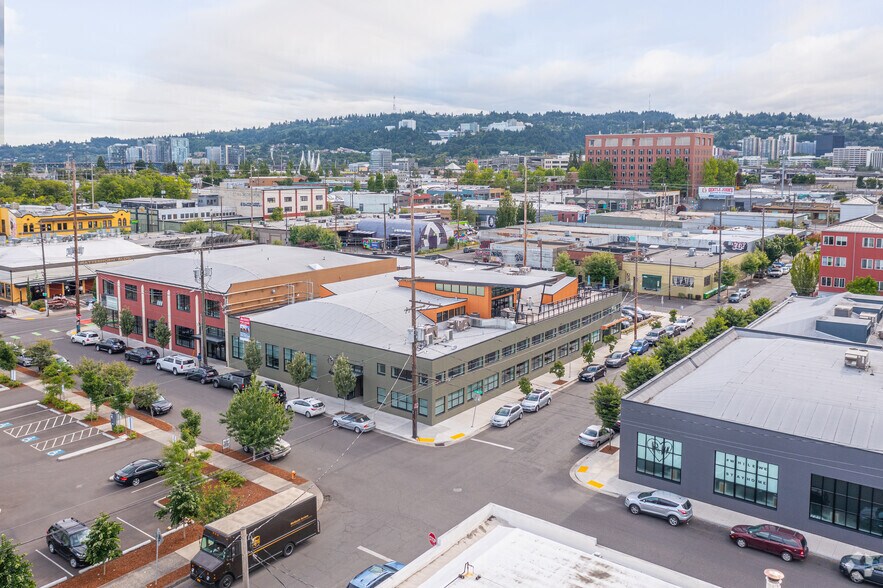 More Photos Of 1306-1380 SE 9th Ave, Portland Loft Creative Space For Lease