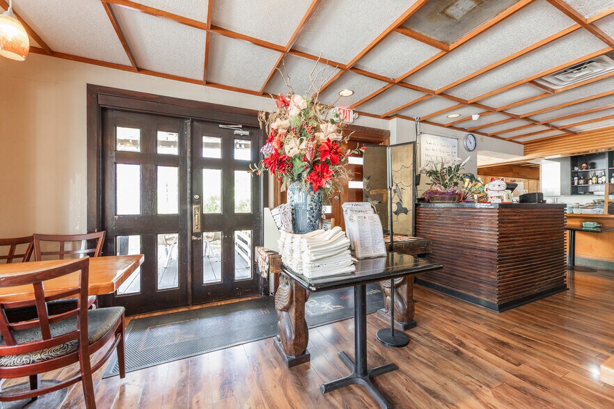 More Photos Of 4464 Montrose Blvd, Houston Specialty For Lease