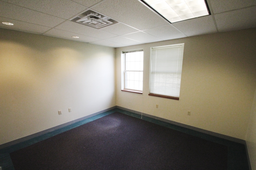 More Photos Of 1650 S Arlington St, Akron Office For Lease