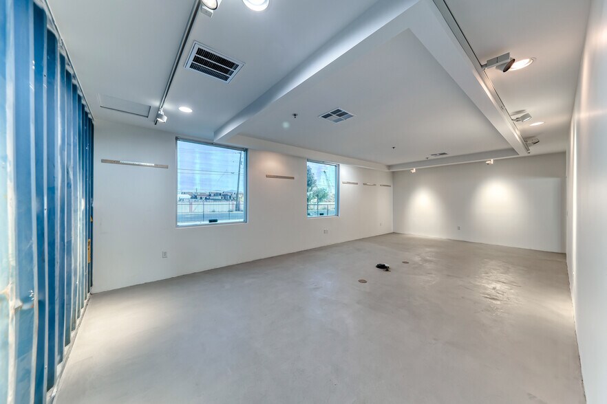 More Photos Of 235 W Brooks Ave, North Las Vegas Warehouse For Sale
