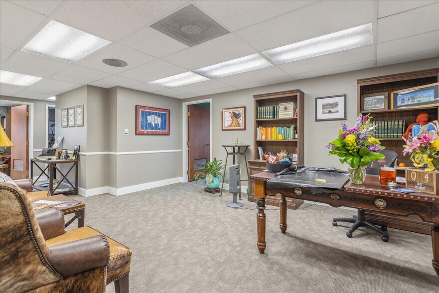 More Photos Of 1803-1807 Capitol Ave, Cheyenne Office For Sale