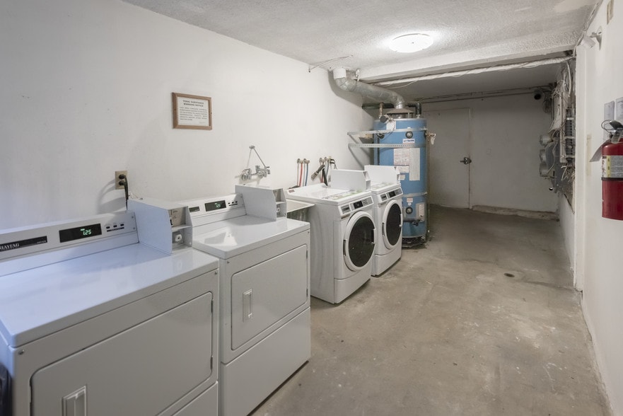 More Photos Of 7631 Norton Ave, West Hollywood Apartments For Sale