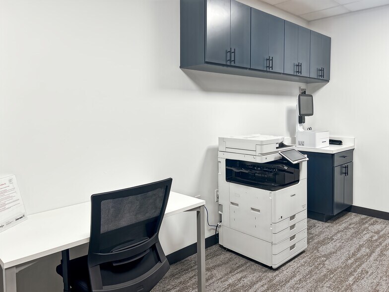More Photos Of 101 W Vandalia St, Edwardsville Coworking Space
