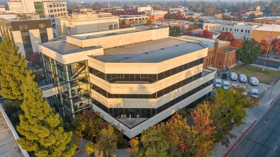 More Photos Of 100 Willow Plz, Visalia Medical For Sale