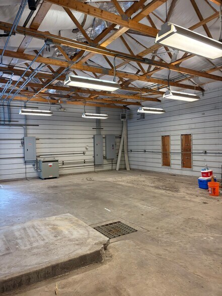 More Photos Of 95 Ames St, Rochester Land For Lease