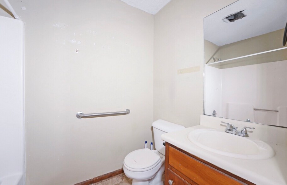 More Photos Of 124 Evergreen Trl, Cartersville Apartments For Sale