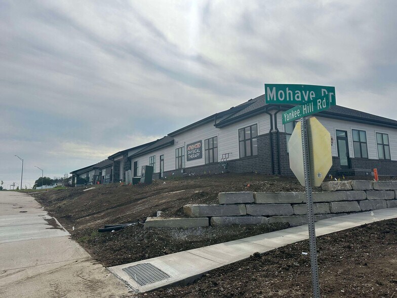 More Photos Of 8500 Mohave Dr, Lincoln Office For Sale