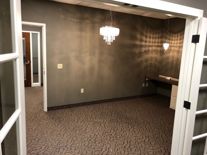 More Photos Of 1200 Hosford St, Hudson Office For Lease