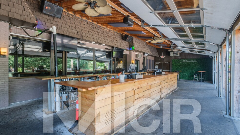 More Photos Of 2650 Eastern Blvd, York Restaurant For Lease
