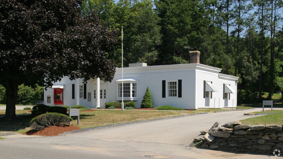 Primary Photo Of 75 Town St, Norwich Bank For Lease