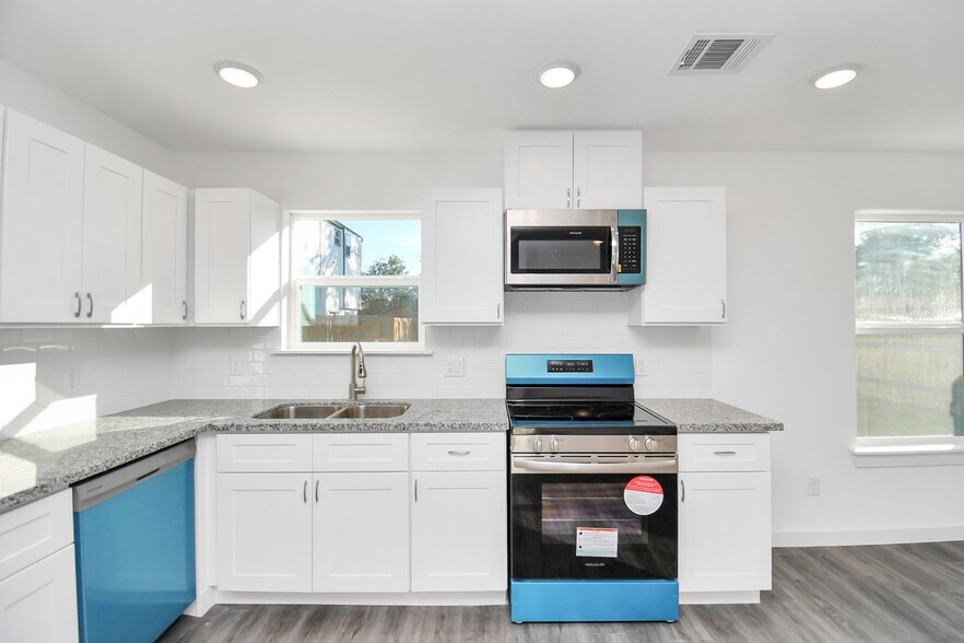 More Photos Of , Houston Multifamily For Sale