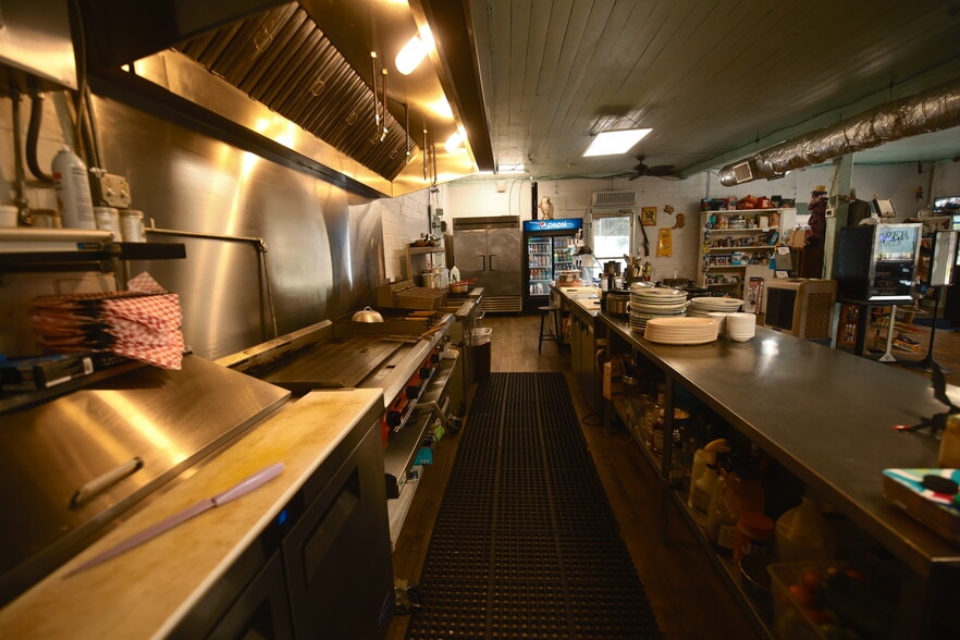 More Photos Of 15745 TX-204, Cushing Specialty For Sale