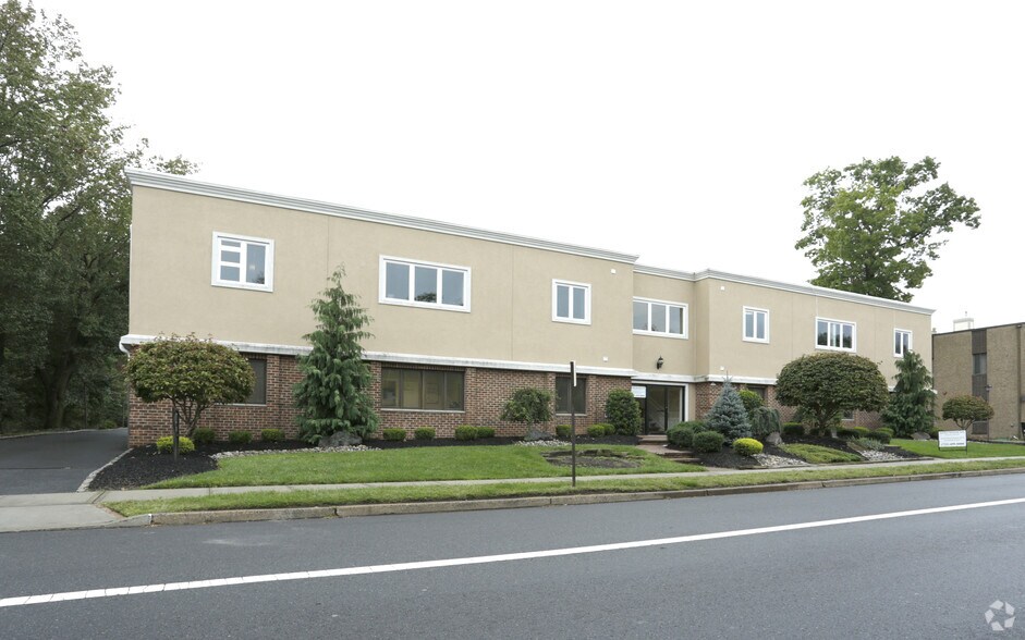 More Photos Of 727 Raritan Rd, Clark Office For Lease