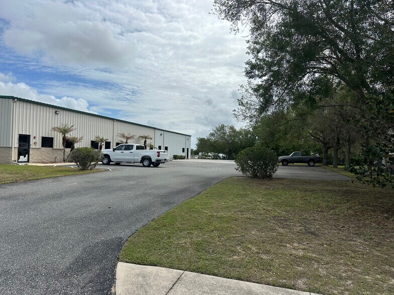 More Photos Of 1817 Greenleaf Ln, Leesburg Light Distribution For Lease