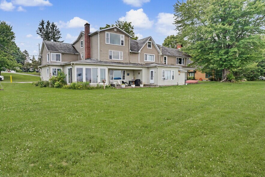 More Photos Of 4344 W Summit St, Lakewood Multifamily For Sale