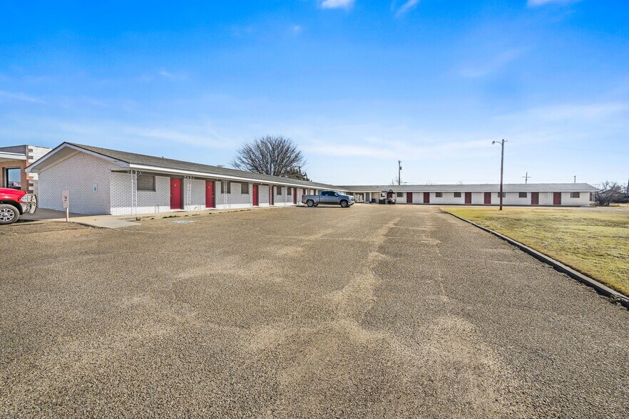 More Photos Of Falcon Motel, Stinnett Hotel For Sale