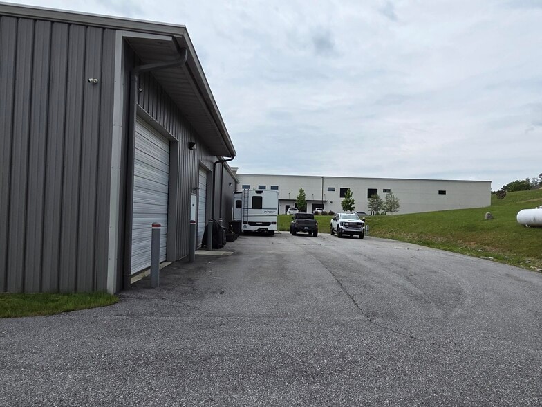 More Photos Of 5182 Boylston Hwy, Mills River General Retail For Lease
