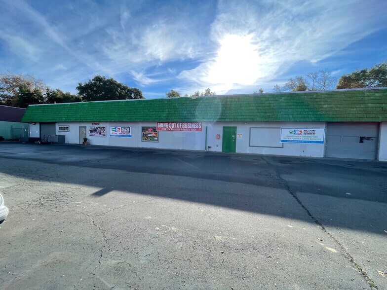 More Photos Of 1720-1723 Piner Rd, Santa Rosa Showroom For Sale