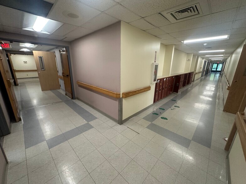 More Photos Of 10 Commerce Dr, Columbia Office For Lease