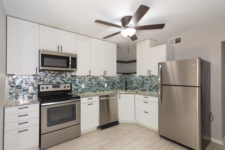 More Photos Of 114 Scofield Ave, Johnson City Apartments For Sale