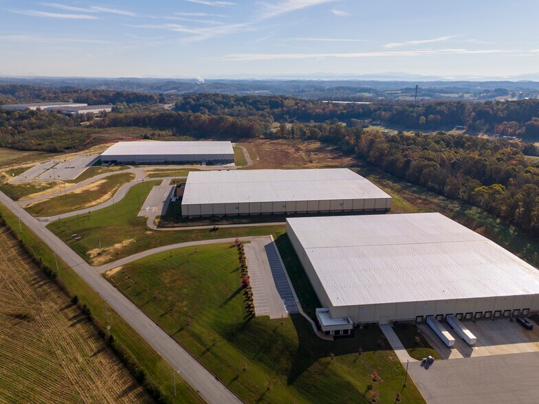 More Photos Of 2677 Huntington Park Dr, Loudon Warehouse For Lease