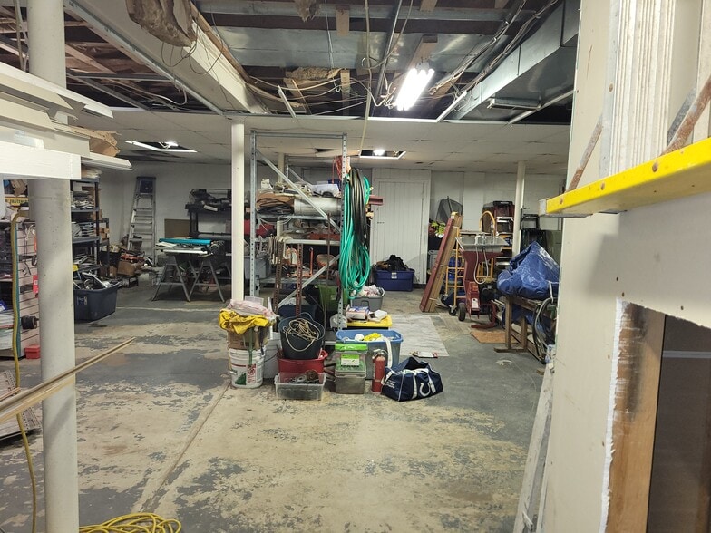 More Photos Of 755 E Hamilton Ave, Franklin Office For Sale