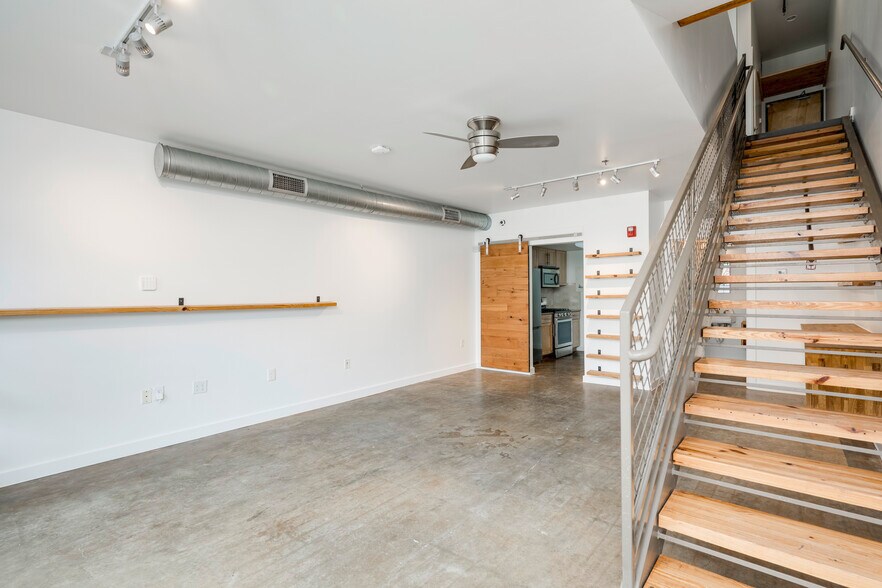 More Photos Of 1601 E Cesar Chavez St, Austin Apartments For Sale