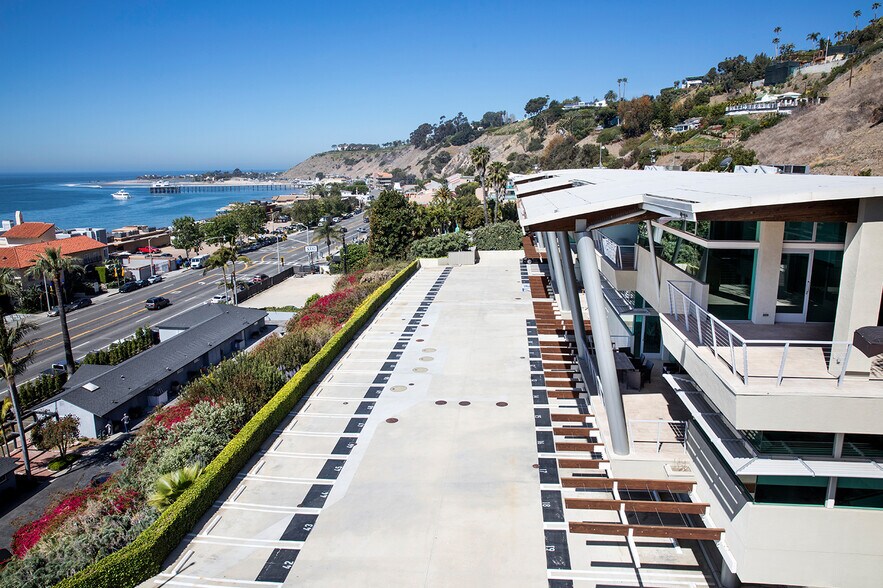 More Photos Of 22619 Pacific Coast Hwy, Malibu Loft Creative Space For Lease