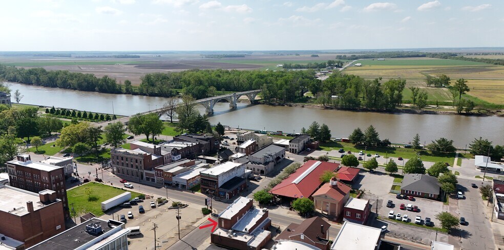 More Photos Of 101 N 2nd St, Vincennes Flex For Sale