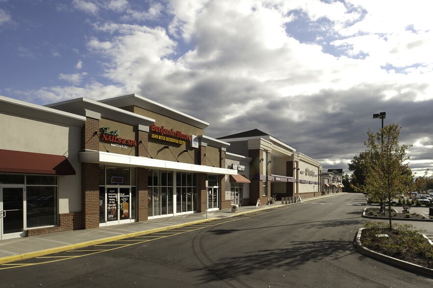 More Photos Of 174-176 Newington Rd, West Hartford Unknown For Sale