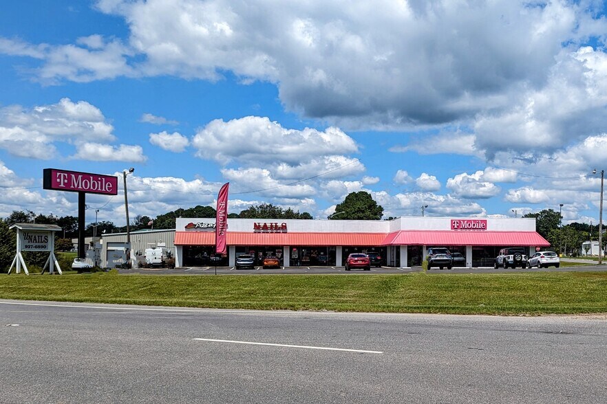 Primary Photo Of 1558 W Main St, Centre Unknown For Lease