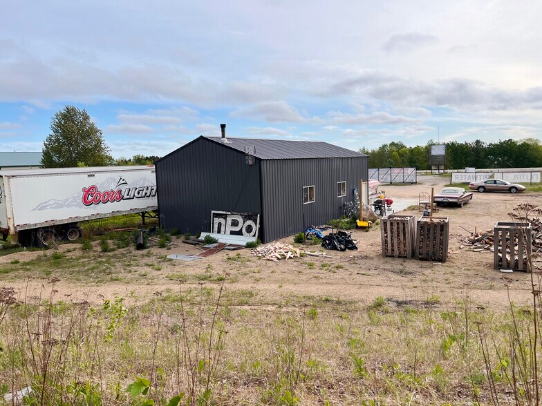 More Photos Of MN-371, Walker Showroom For Sale