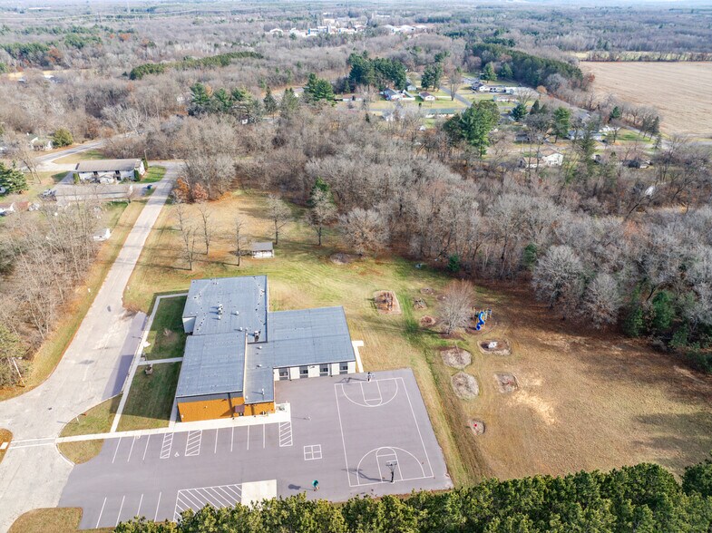 More Photos Of 201 Hoehn dr, Lyndon Station Specialty For Sale