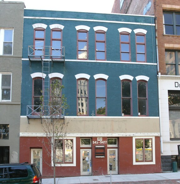 More Photos Of 103 S Court Sq, Memphis Storefront Retail Office For Sale